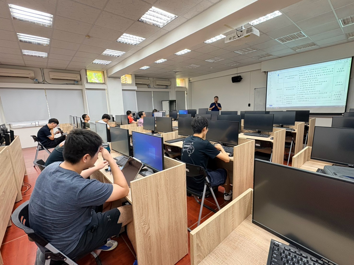 AI系統整合型人才培訓專班